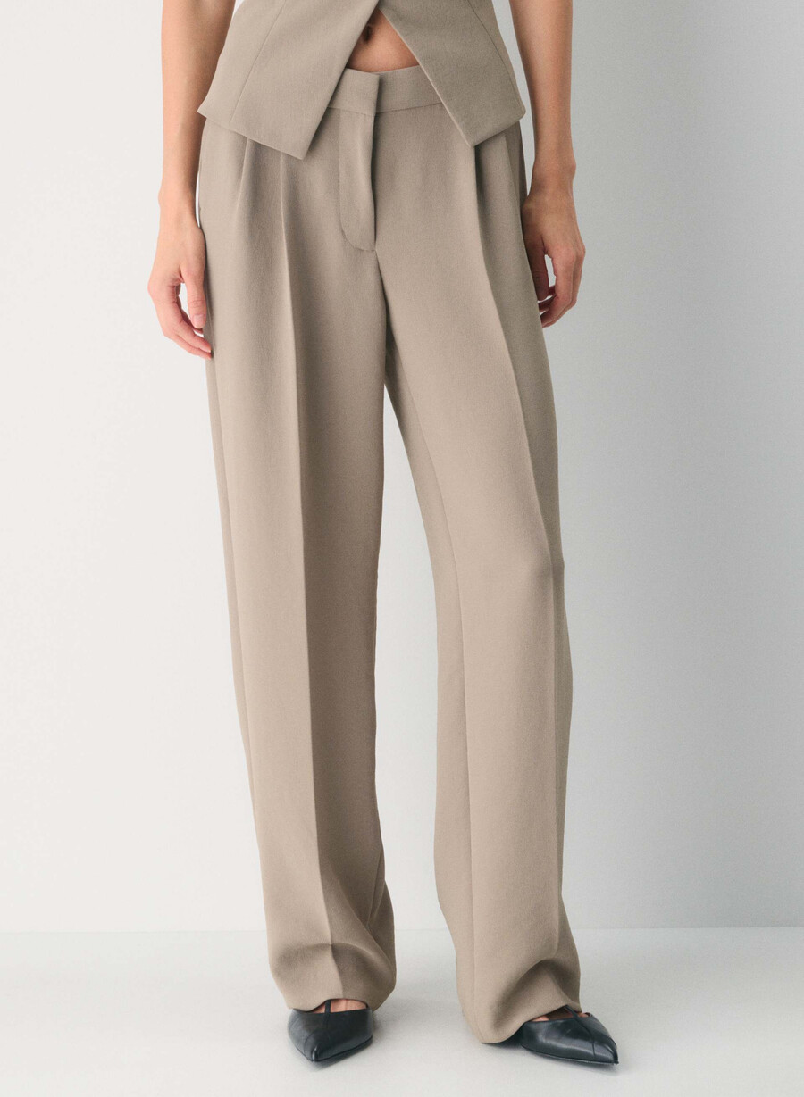 the effortless pant lo-rise - crepette nomad taupe