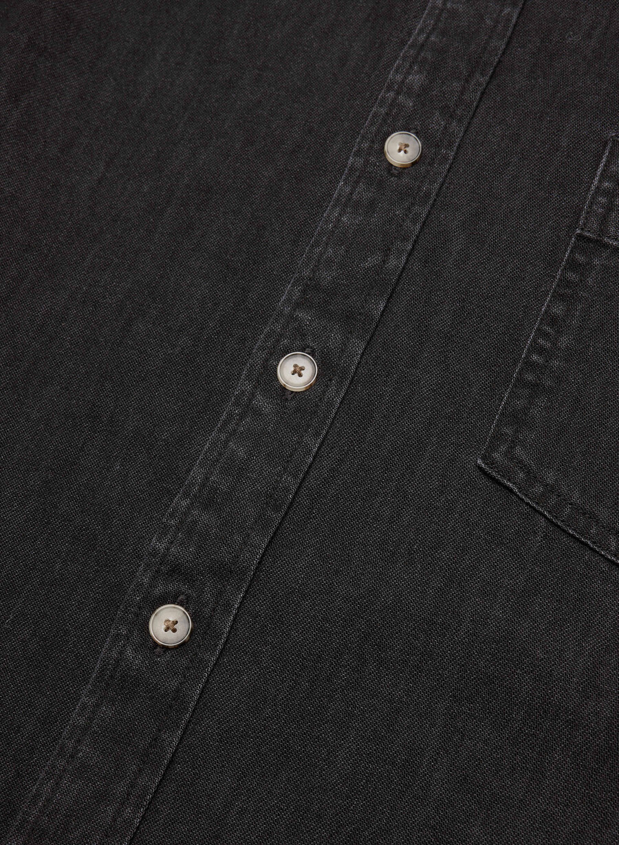 denim forum the 80s comfy denim shirt black eyeliner