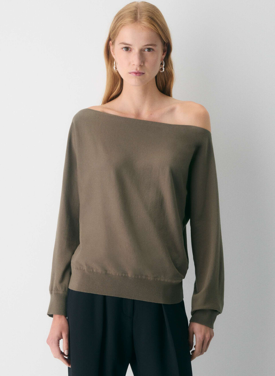 inspiration sweater cherry red