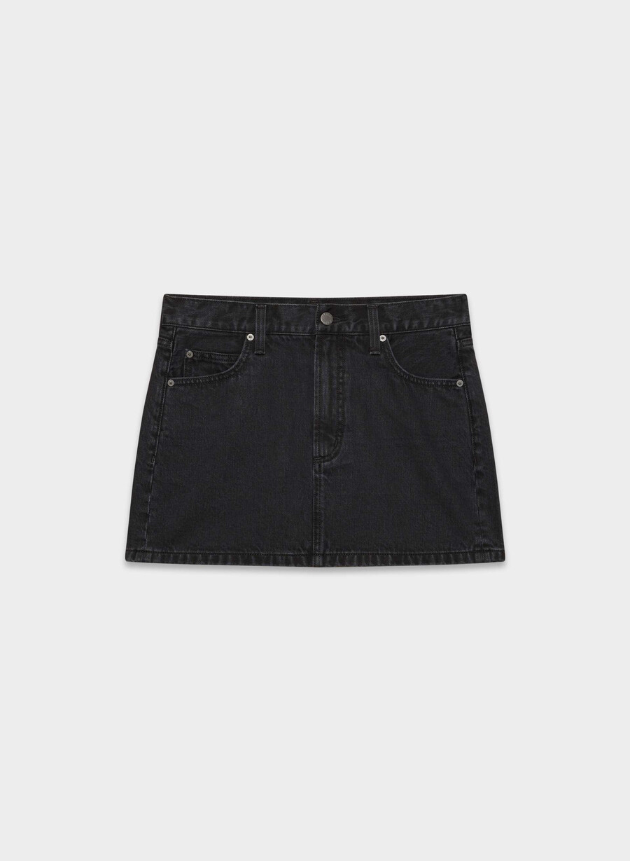 denim forum the 90s ricci denim skirt black eyeliner