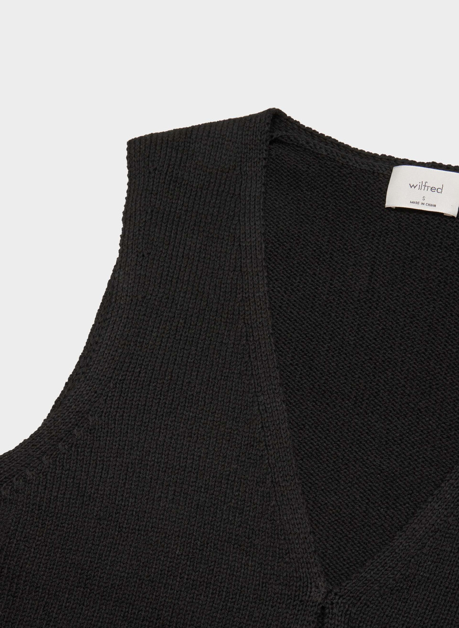 basque sweater vest black