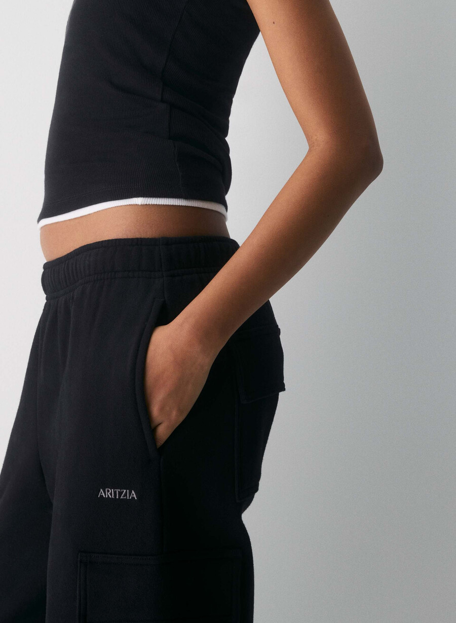 cozy sweatfleece mega cargo sweatpant black