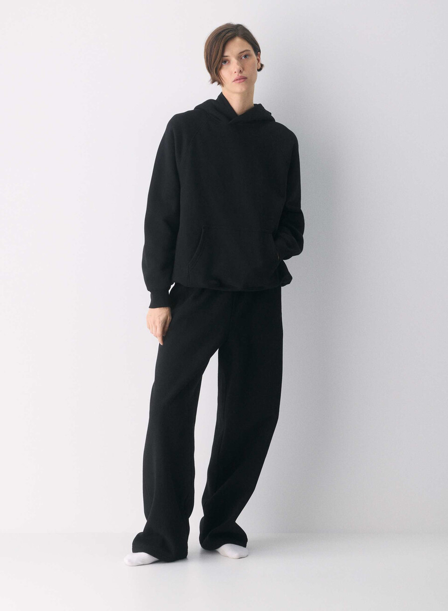 cozy sweatfleece mega raglan hoodie black