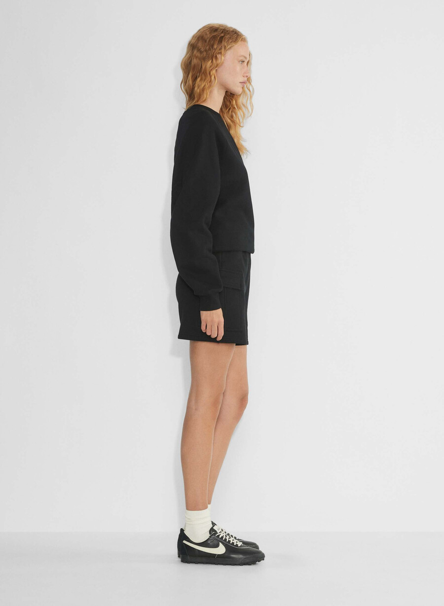 cozy sweatfleece mega cargo mid-thigh short black