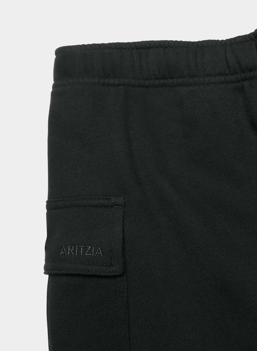 cozy sweatfleece mega cargo mid-thigh short black