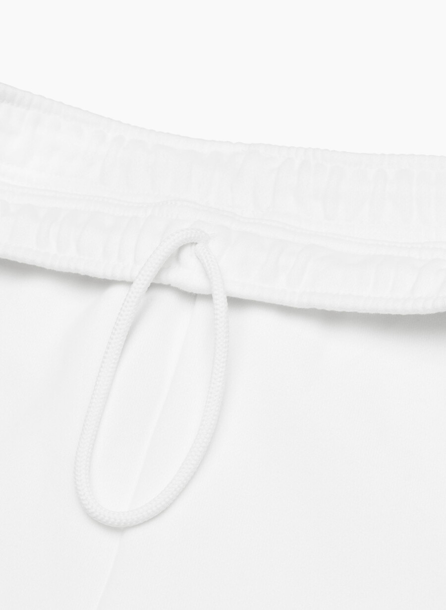 cozy sweatfleece mega cargo mid-thigh short white