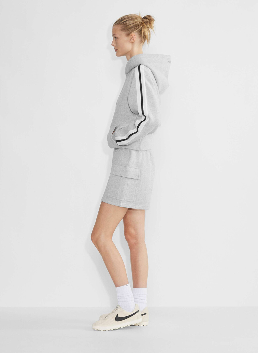 cozy sweatfleece mega cargo mid-thigh short heather chrome