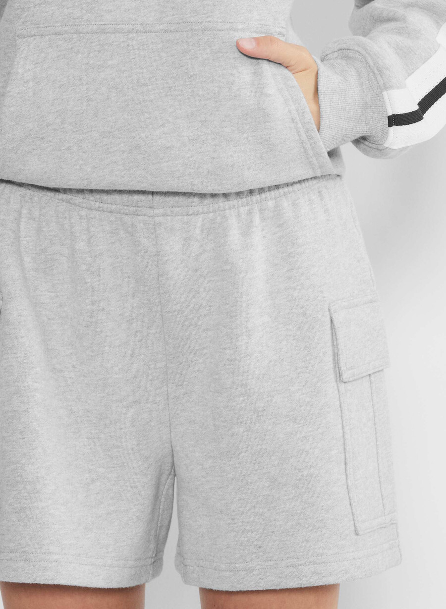 cozy sweatfleece mega cargo mid-thigh short heather chrome