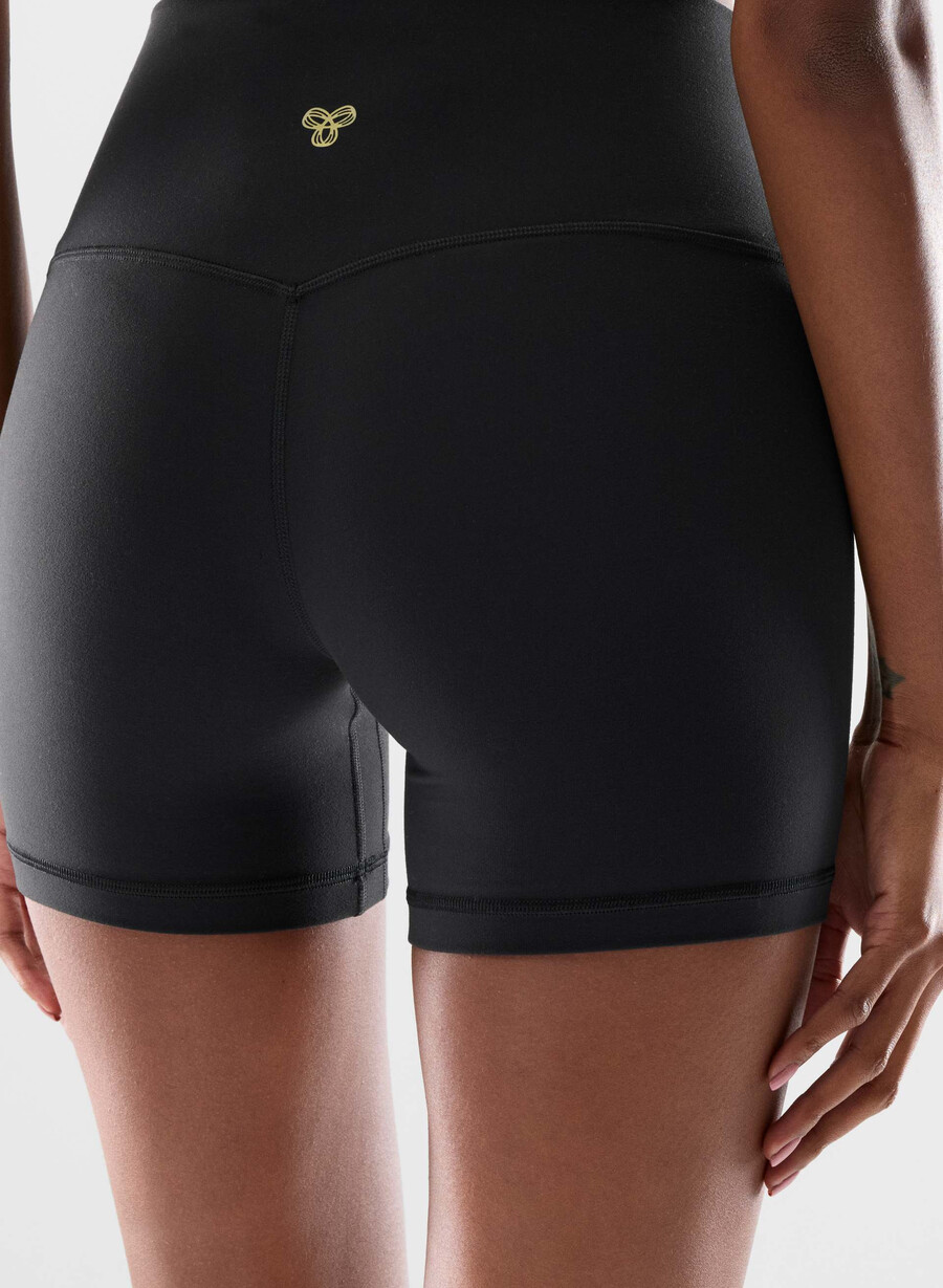 butter cheeky hi-rise 5 short black
