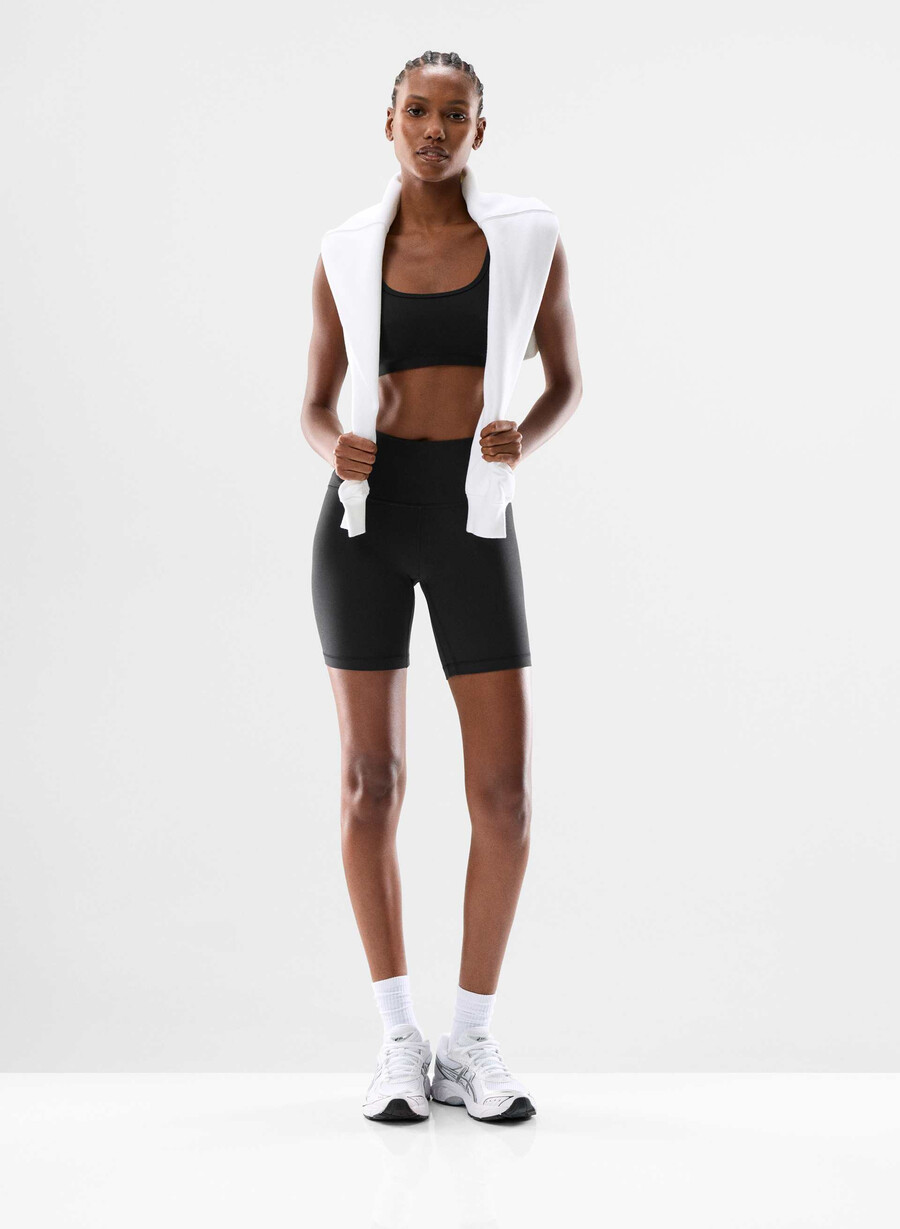 butter cheeky hi-rise 7 short black