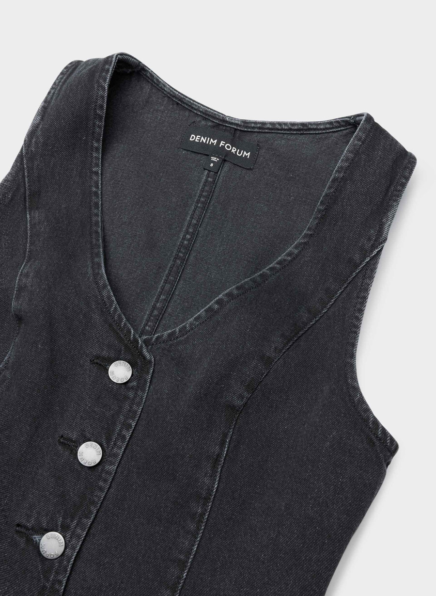 denim forum the 90s mia denim vest black eyeliner