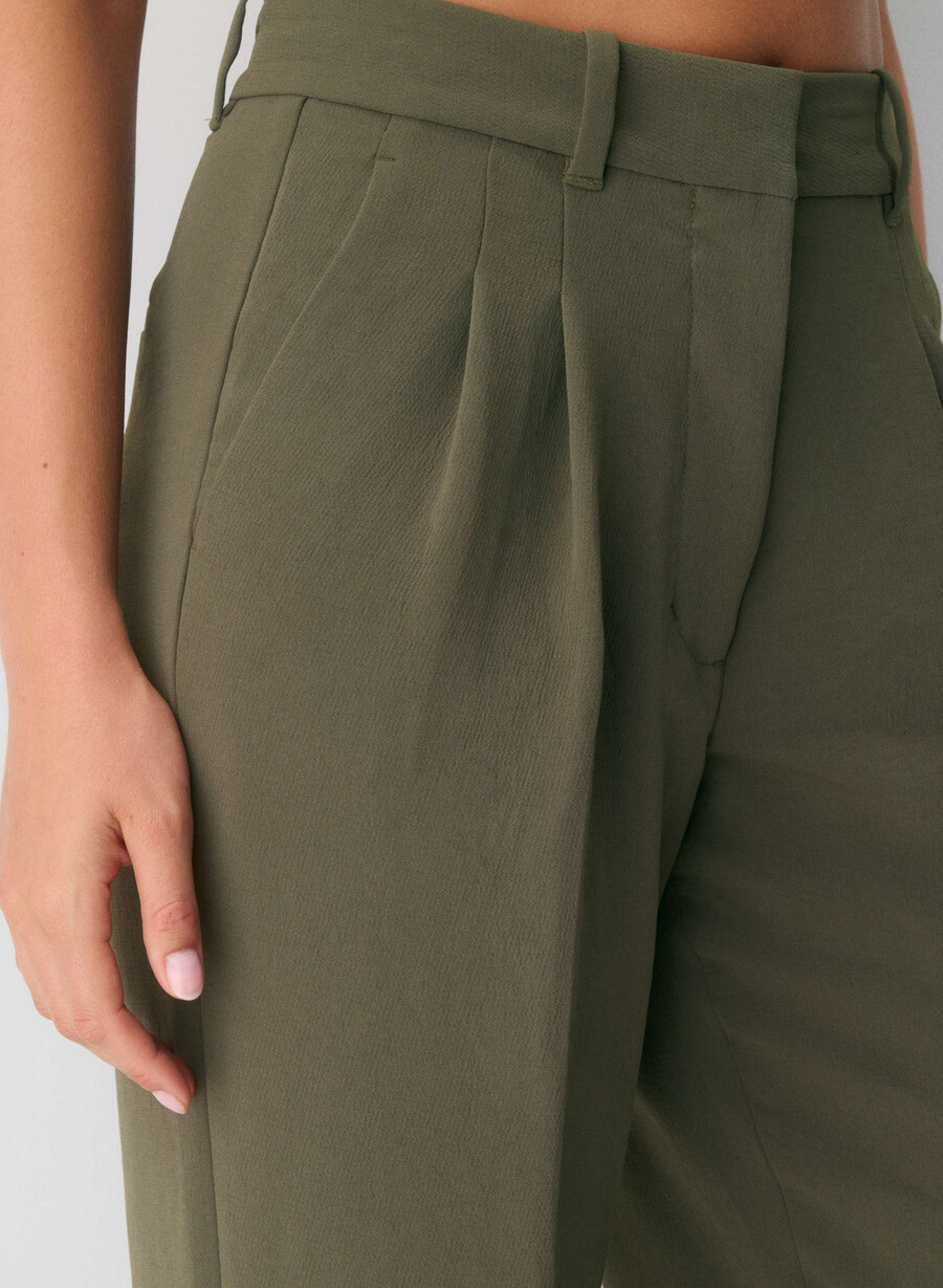 the effortless pant curve-fit - crepette dark olive