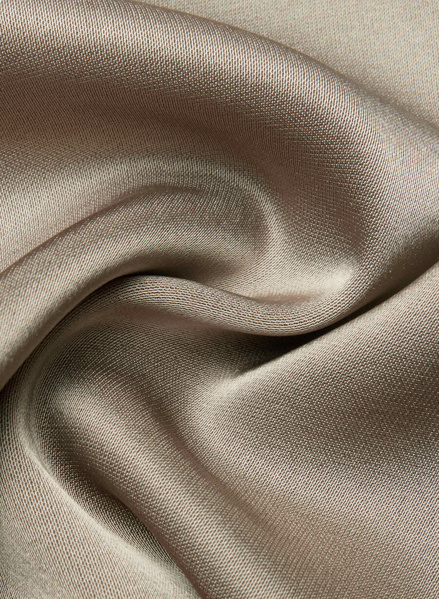 the effortless pant satin nomad taupe