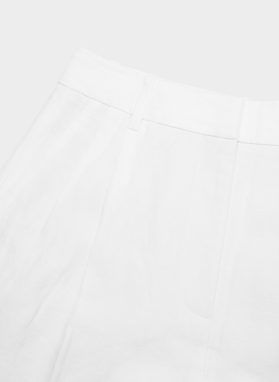 the effortless short mid-thigh - cruiselinen white