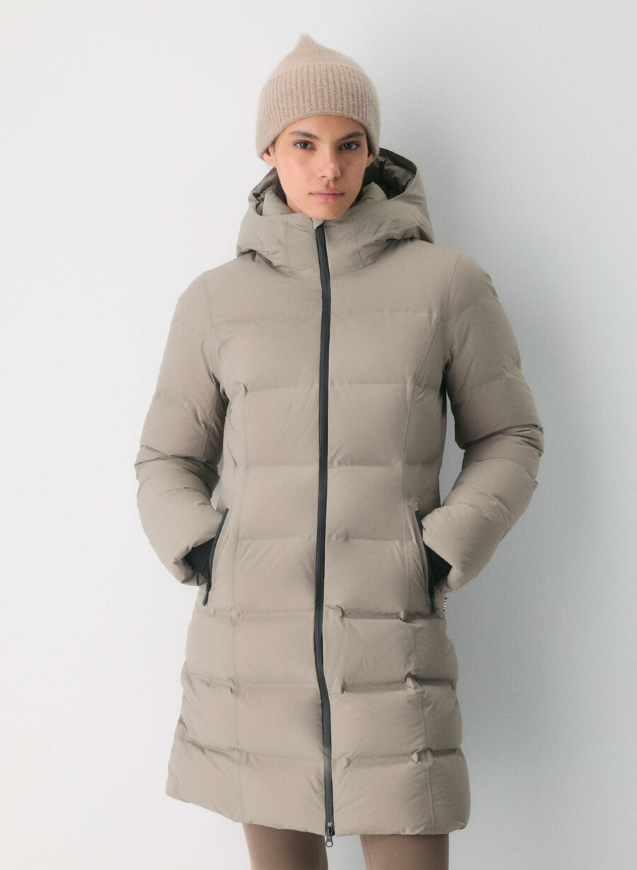 the supersnug puff₂o mid - rainstop modern taupe