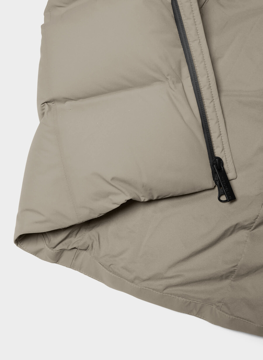 the supersnug puff₂o mid - rainstop modern taupe