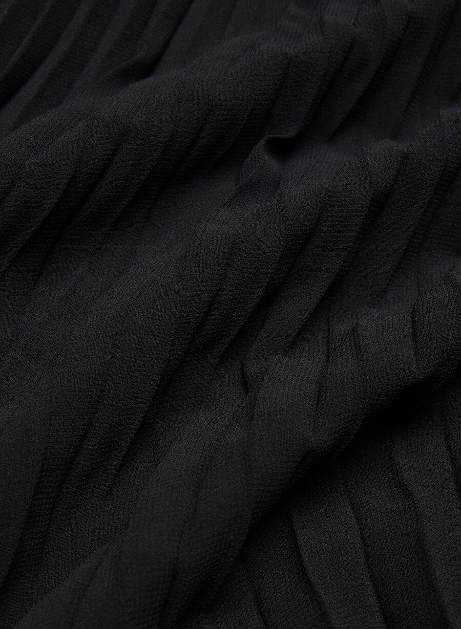 twirl pleated skirt black