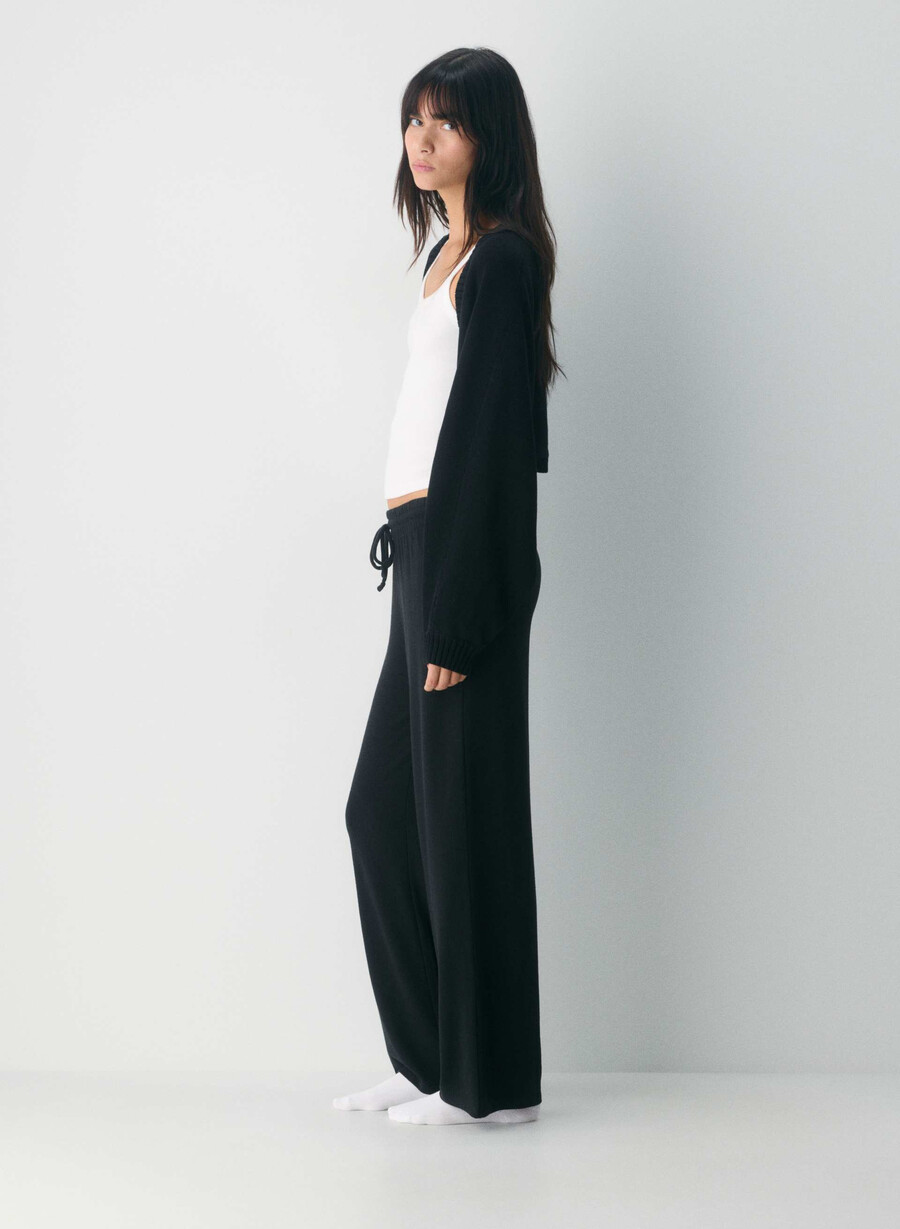 gramercy shrug black