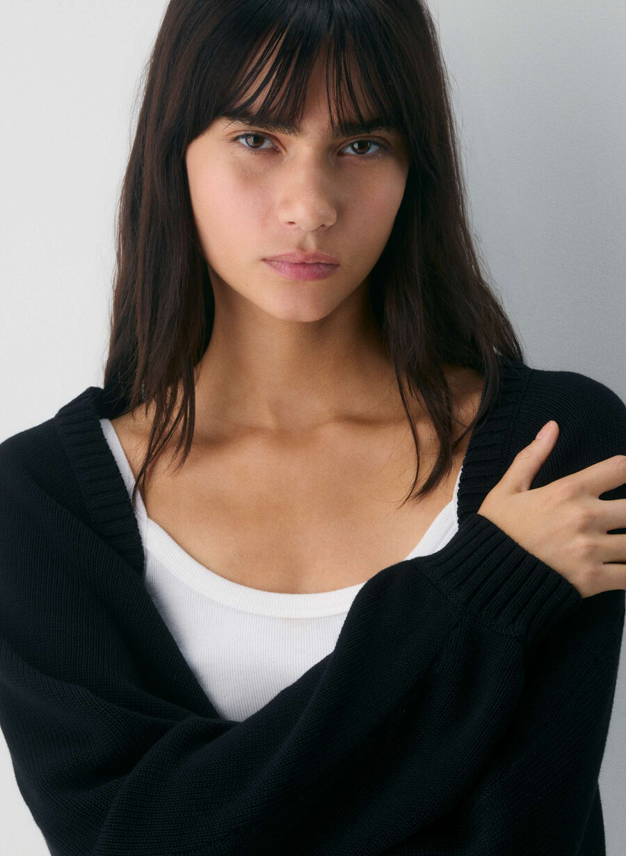 gramercy shrug black