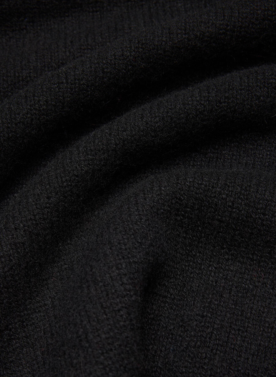 plush cashmere oversized v-neck sweater black