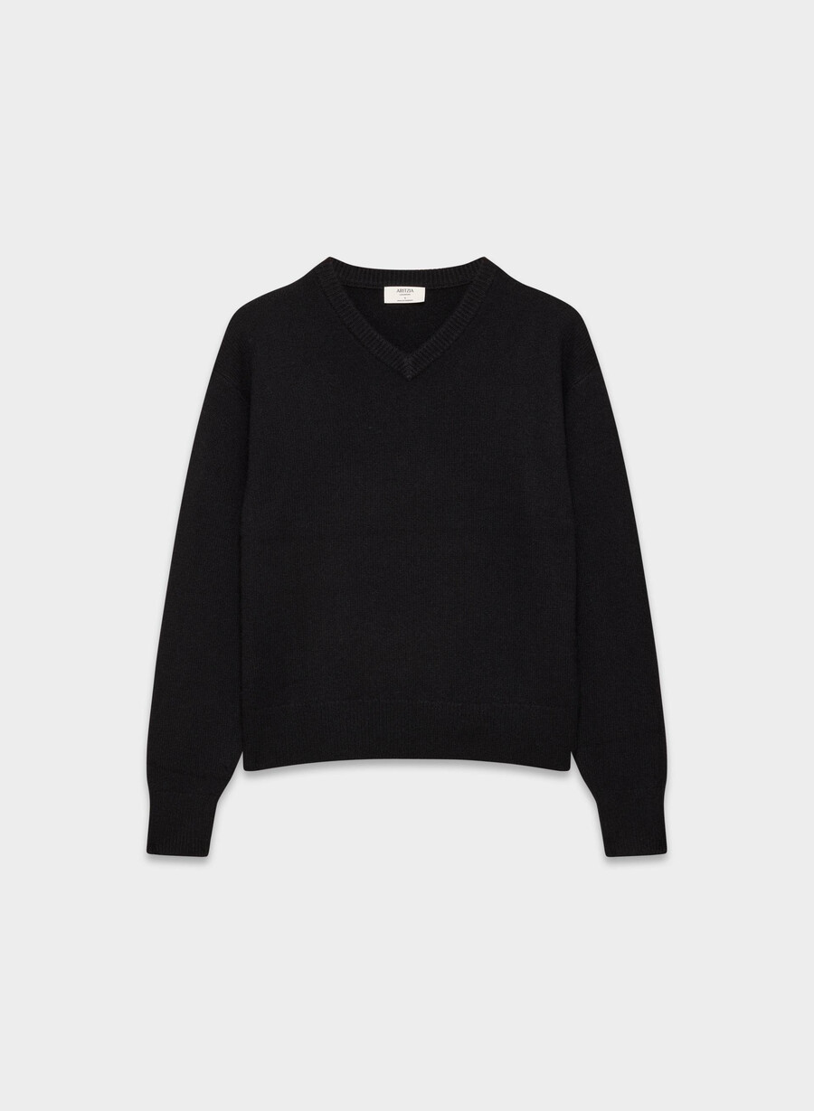essential cashmere relaxed v-neck sweater undyed spck oat beige
