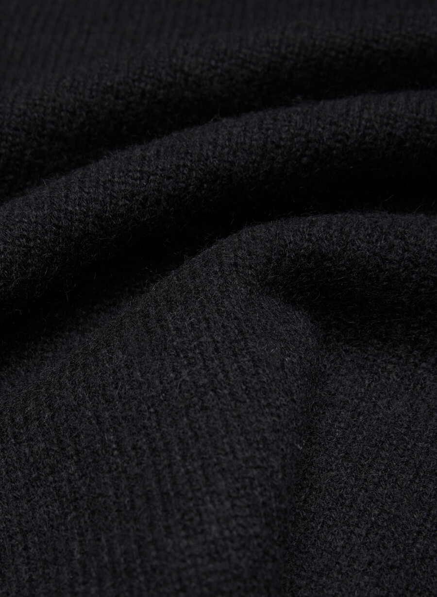 essential cashmere relaxed v-neck sweater undyed spck oat beige