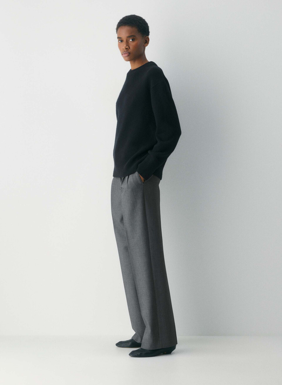 plush cashmere oversized crew sweater black