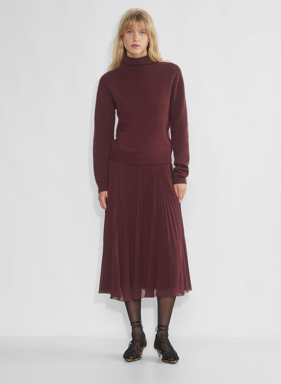 cashmere mockneck sweater sumac burgundy