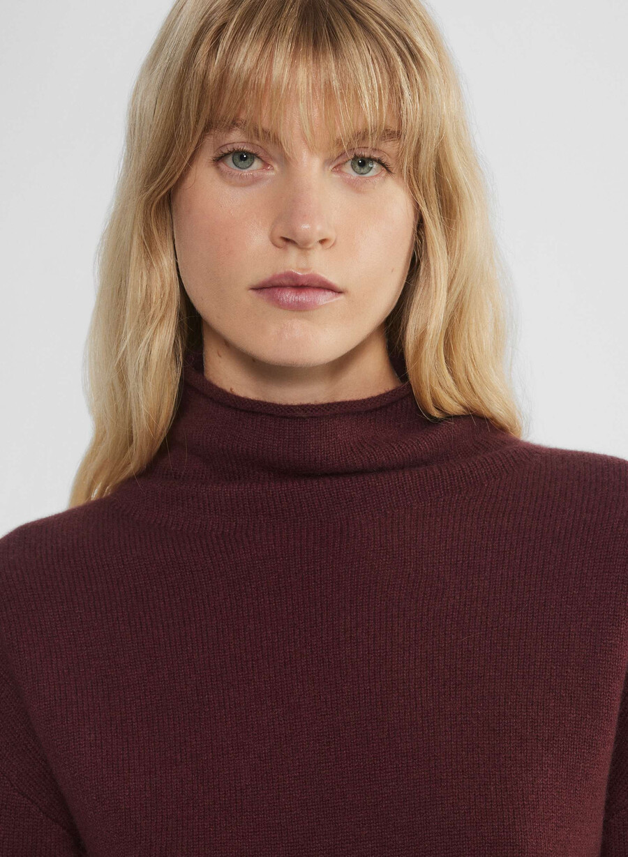 cashmere mockneck sweater sumac burgundy