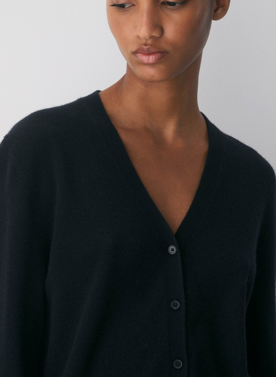 bare cashmere v-neck cardigan black