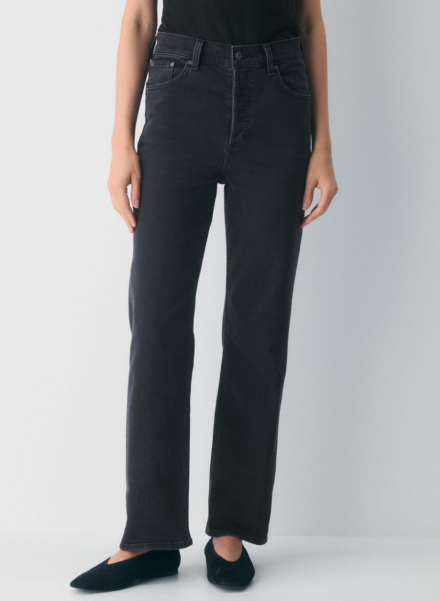 denim forum the arlo hi-rise straight jean black eyeliner