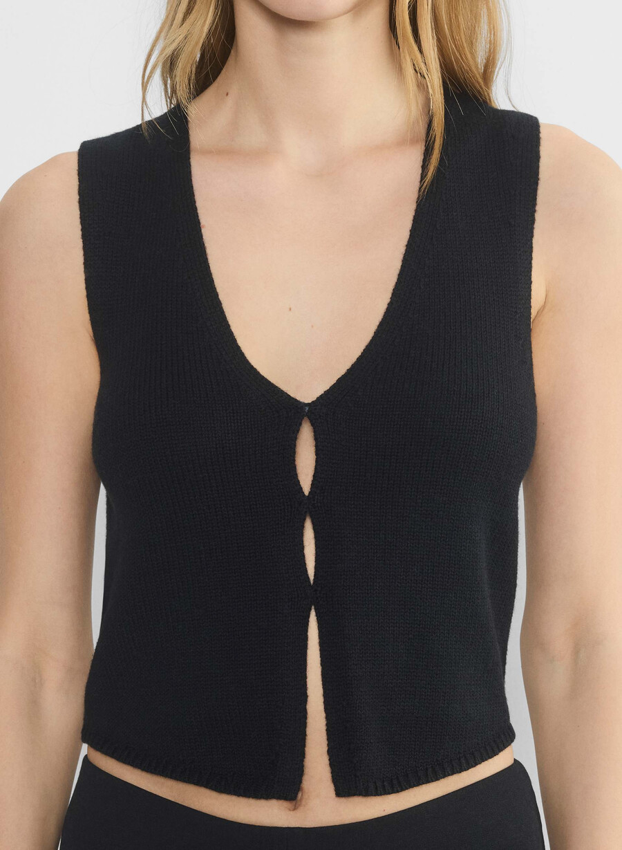 basque sweater vest black