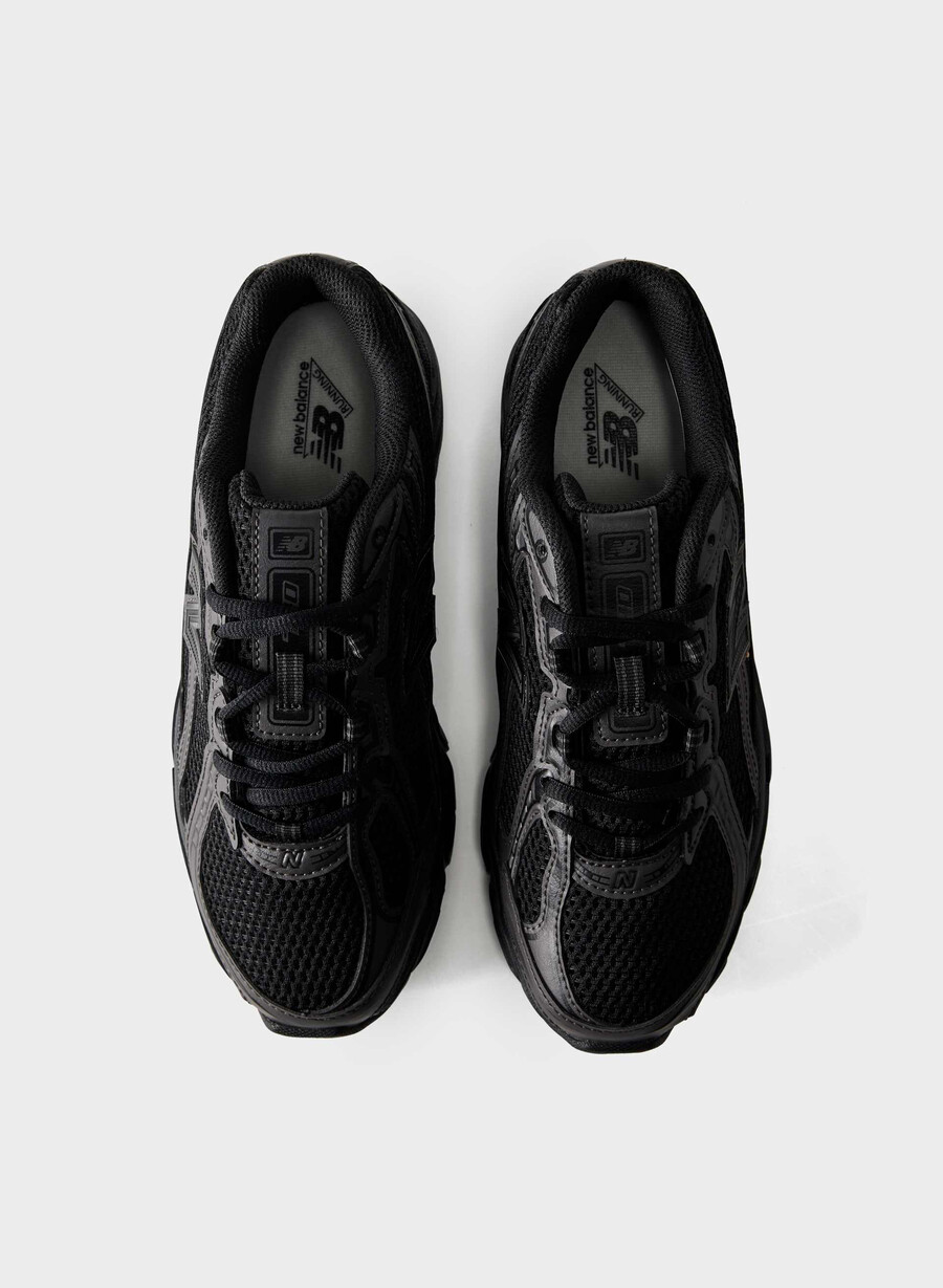 new balance 740 blackblack