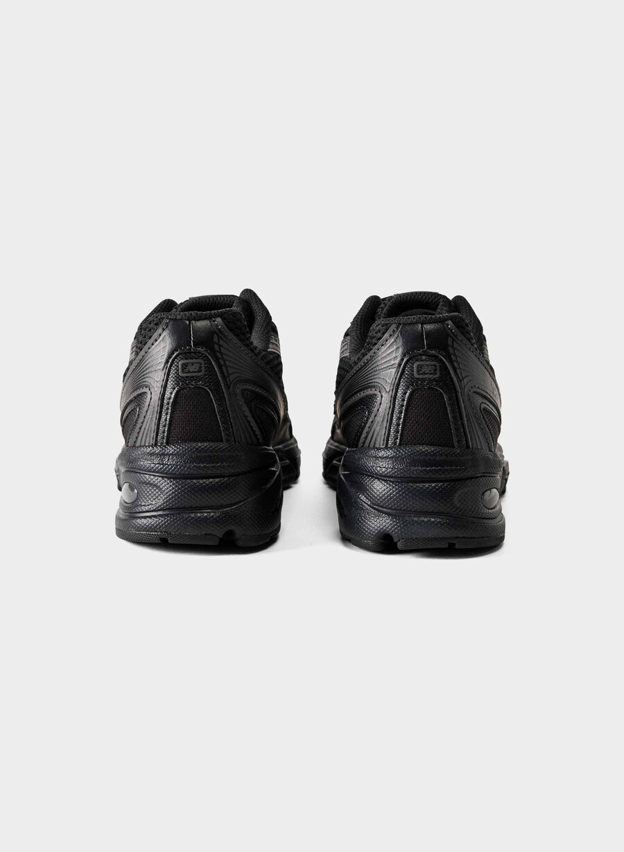 new balance 740 blackblack