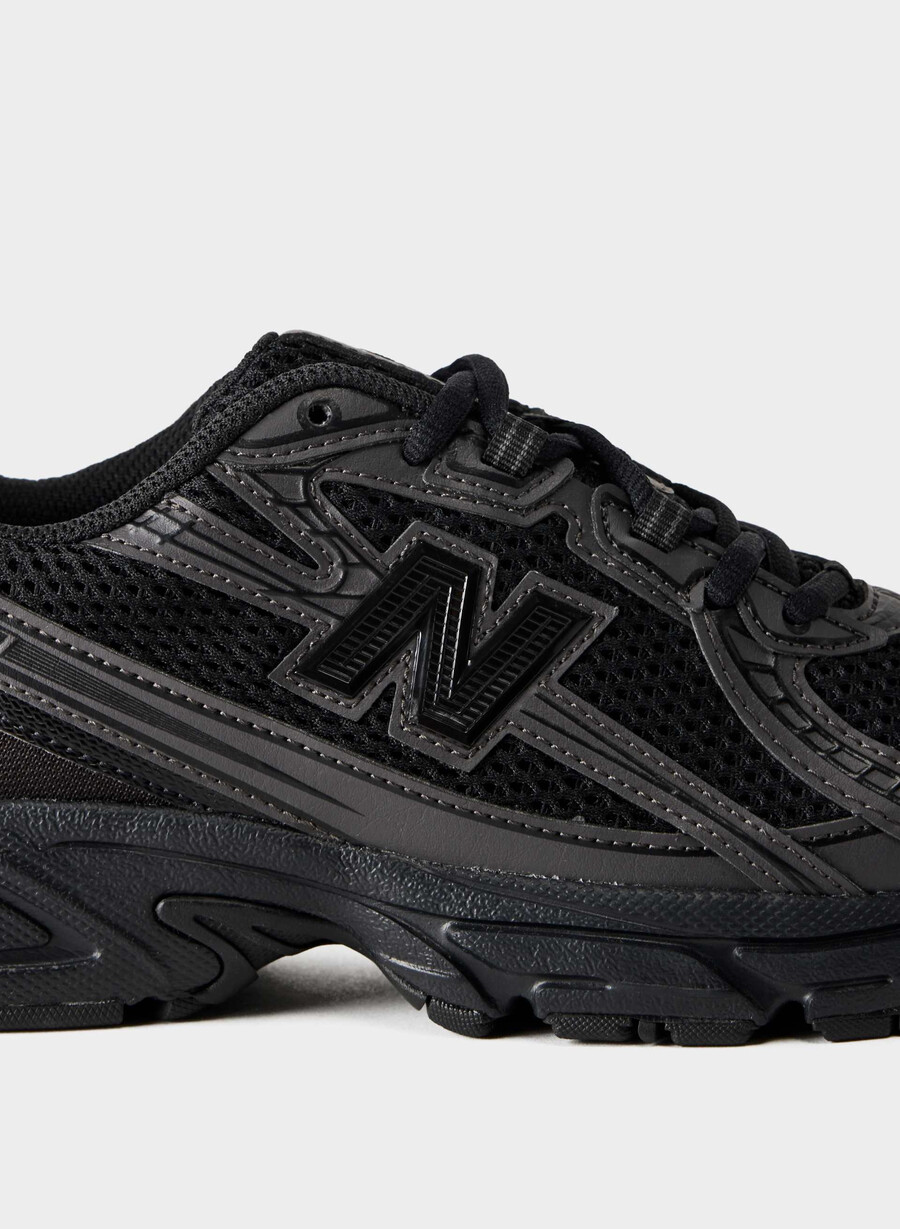 new balance 740 blackblack