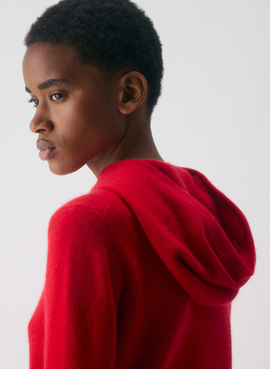 essential cashmere shrunken hoodie black