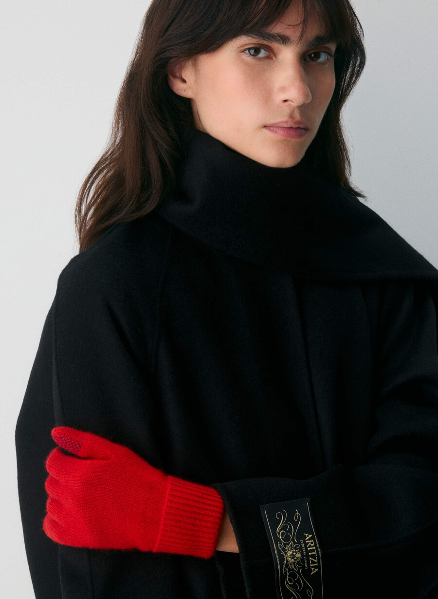 cashmere cuffed tech gloves flashing red