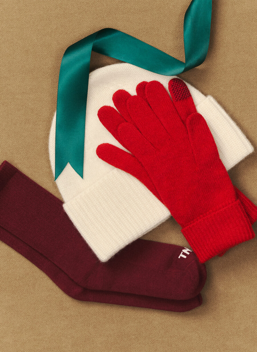 cashmere cuffed tech gloves flashing red