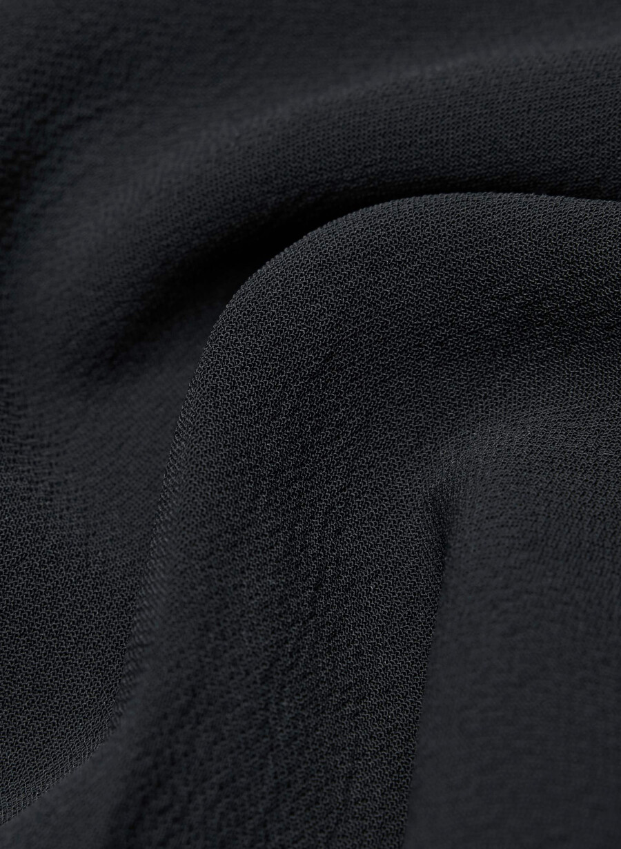 the limitless pant curve-fit - crepette black