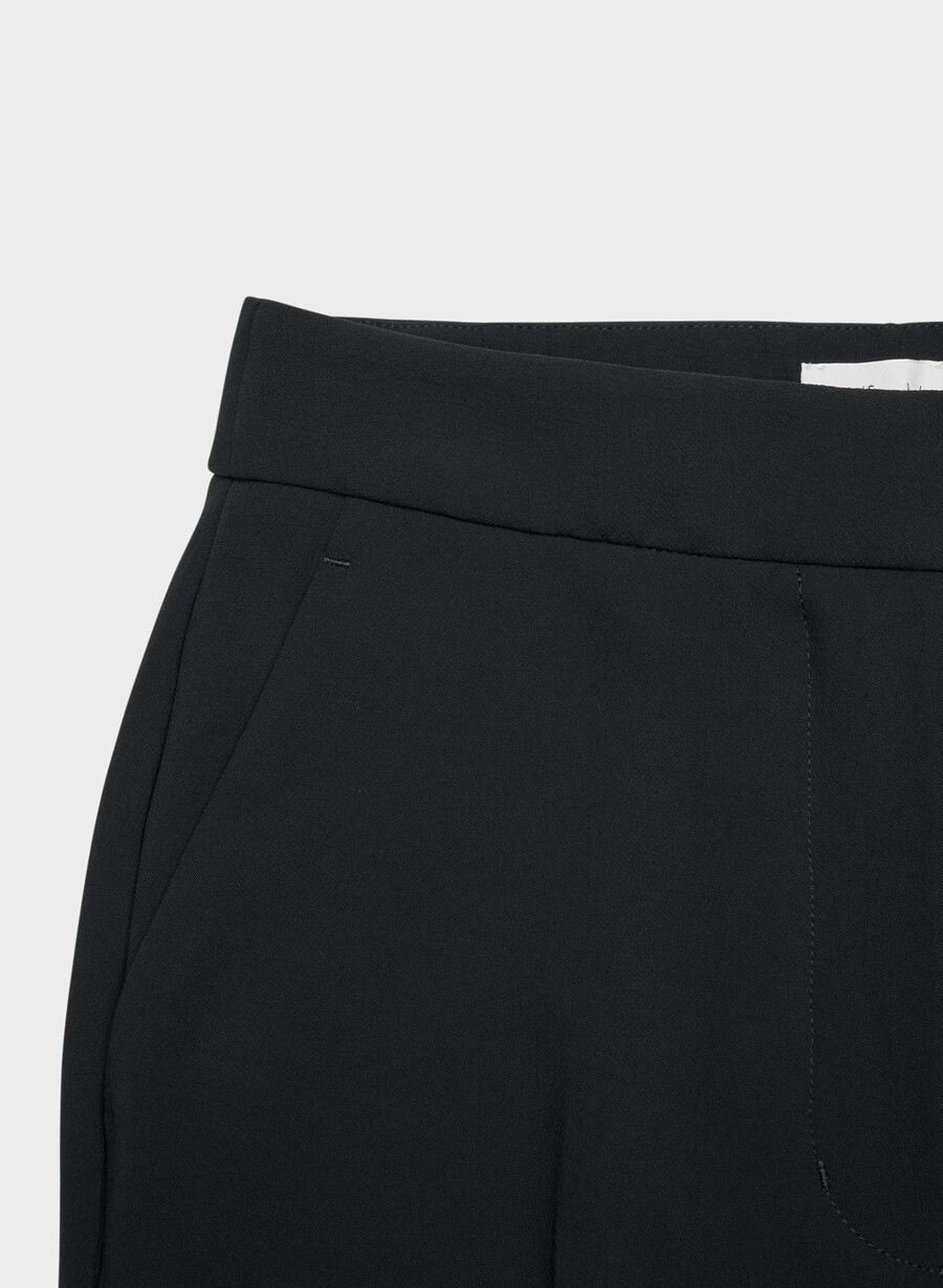 the limitless pant curve-fit - crepette black