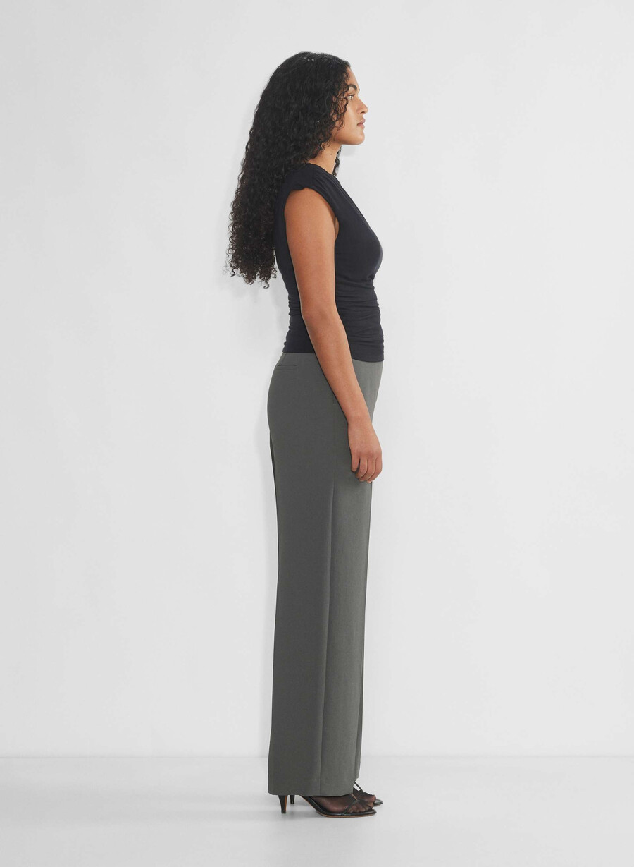 the limitless pant curve-fit - crepette coal grey