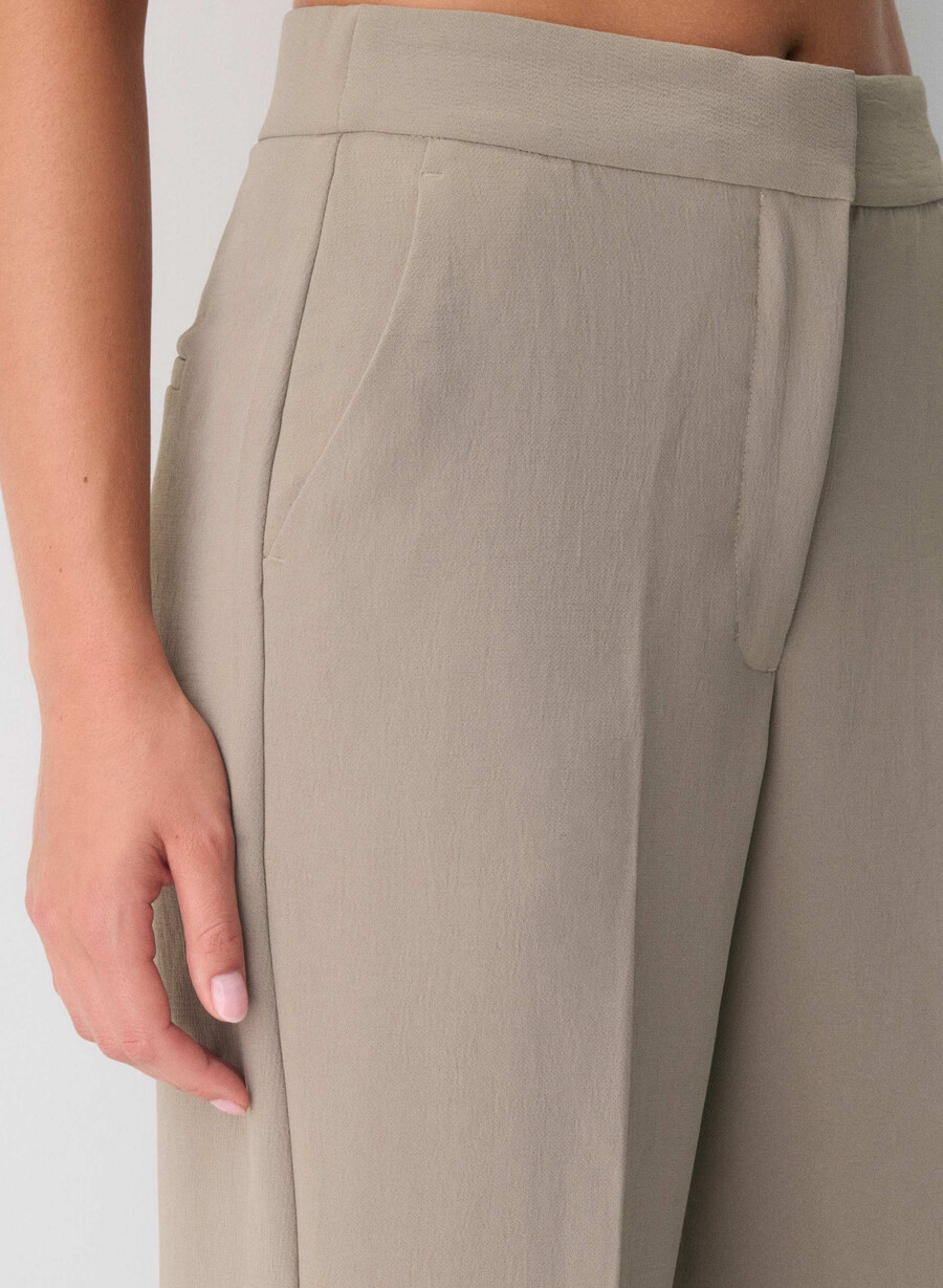 the limitless pant curve-fit - crepette nomad taupe