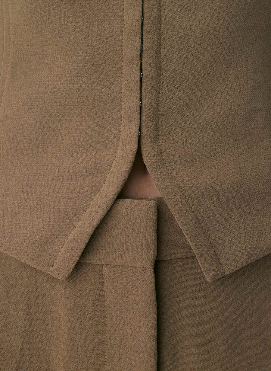 attire vest - crepette folio brown