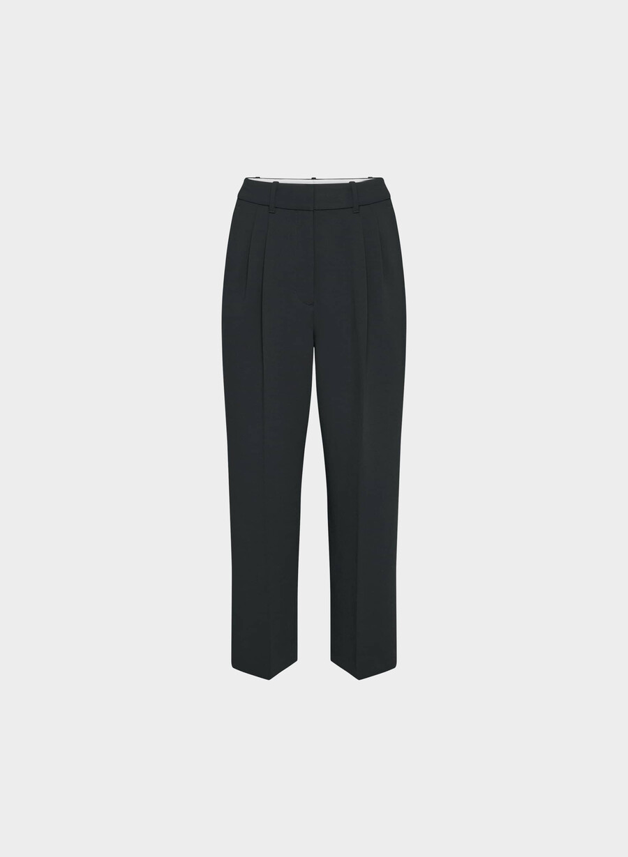 the effortless pant curve-fit cropped - crepette black