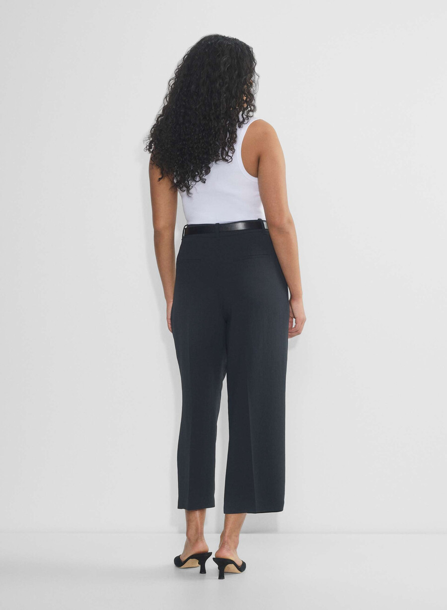 the effortless pant curve-fit cropped - crepette dark night navy