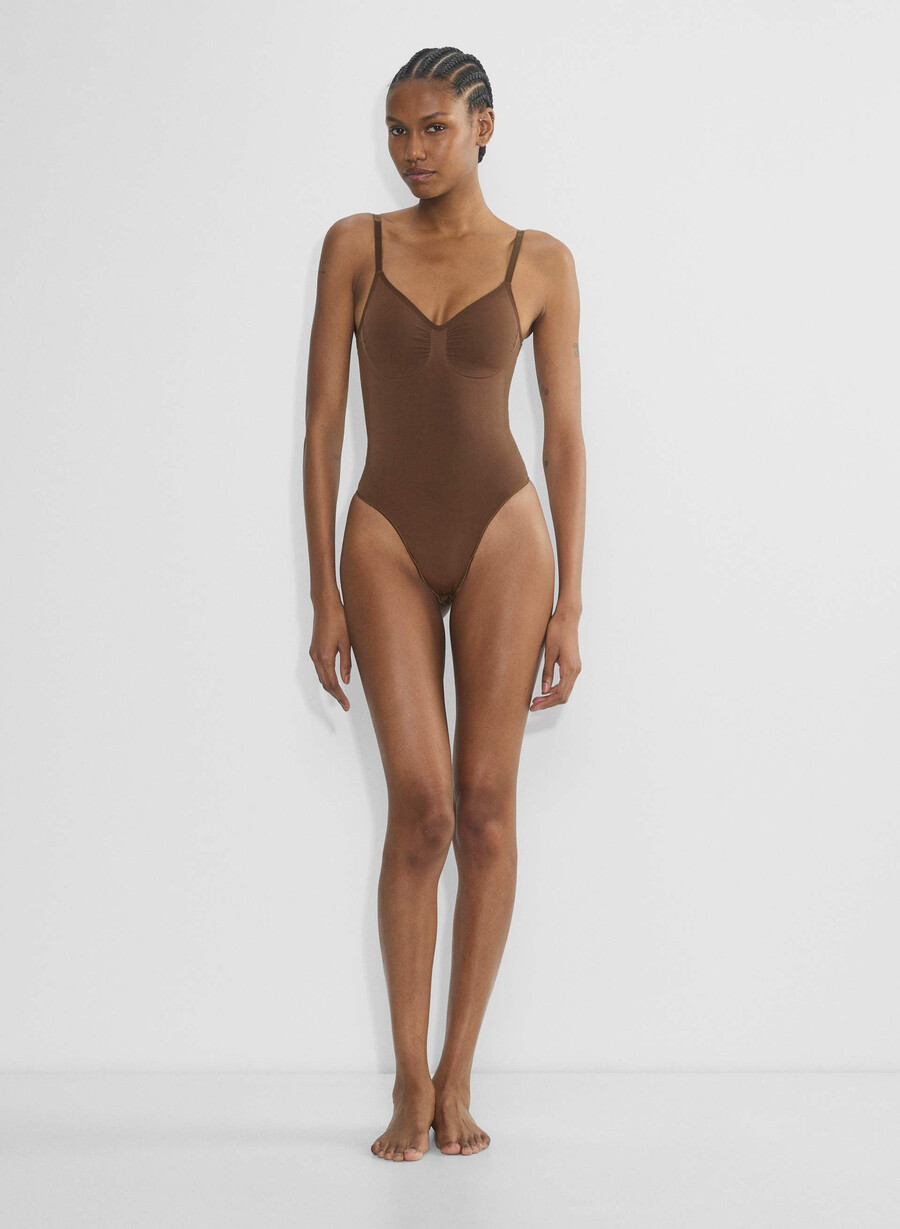 shapeenhance low-back thong bodysuit cocoa bean