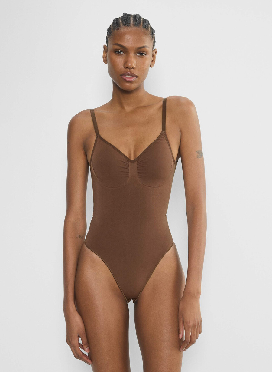 shapeenhance low-back thong bodysuit cocoa bean