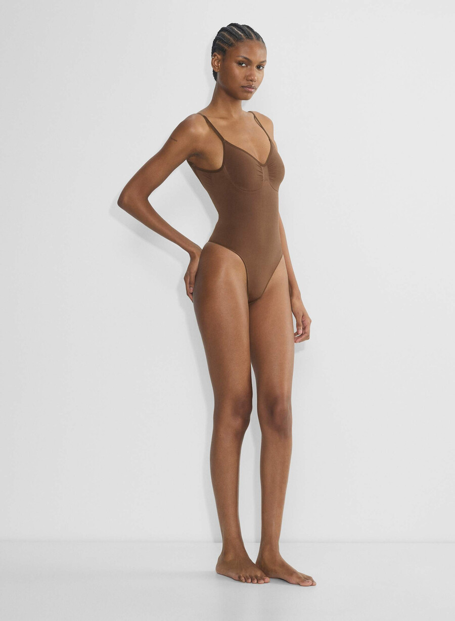 shapeenhance low-back thong bodysuit cocoa bean