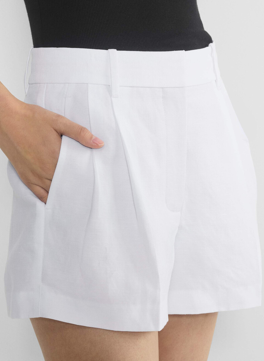 the effortless short mini - cruiselinen white
