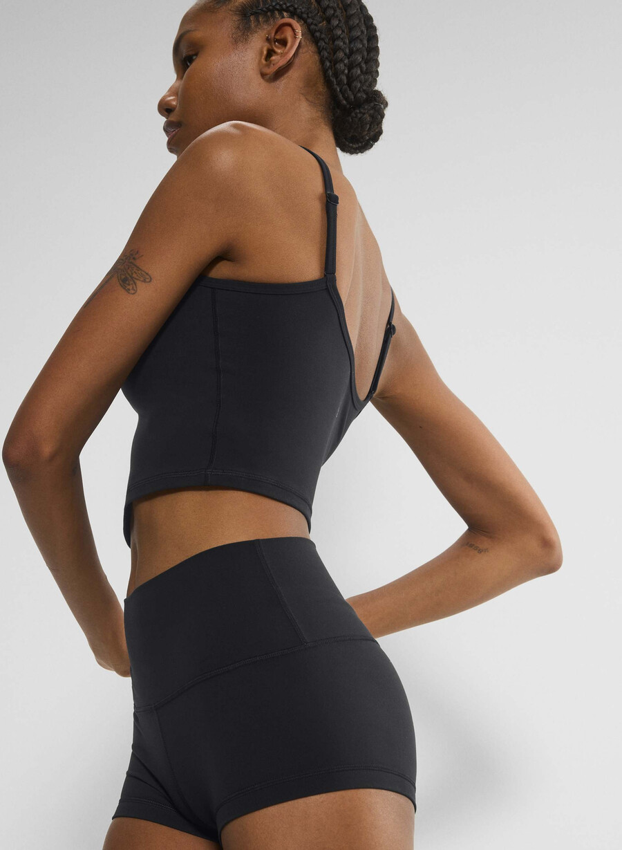 butter cheeky hi-rise 1.5 short black